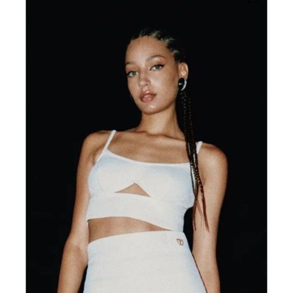 Dodiee Ariana Sculpt Knit Bra Top in White - Picture 2 of 4